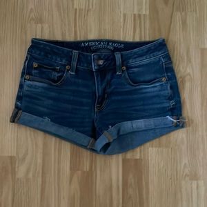 American Eagle shorts size 0 super stretch.